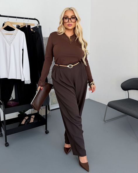 Модний лонгслів Plus Size з мереживом
