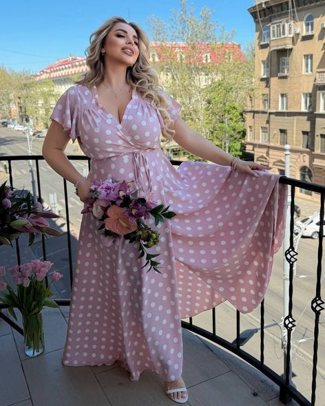 Длинное женское платье в горох