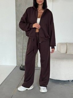 Жіночий спортивний костюм з капюшоном