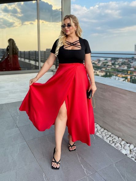 Розкльошена шовкова спідниця на запах